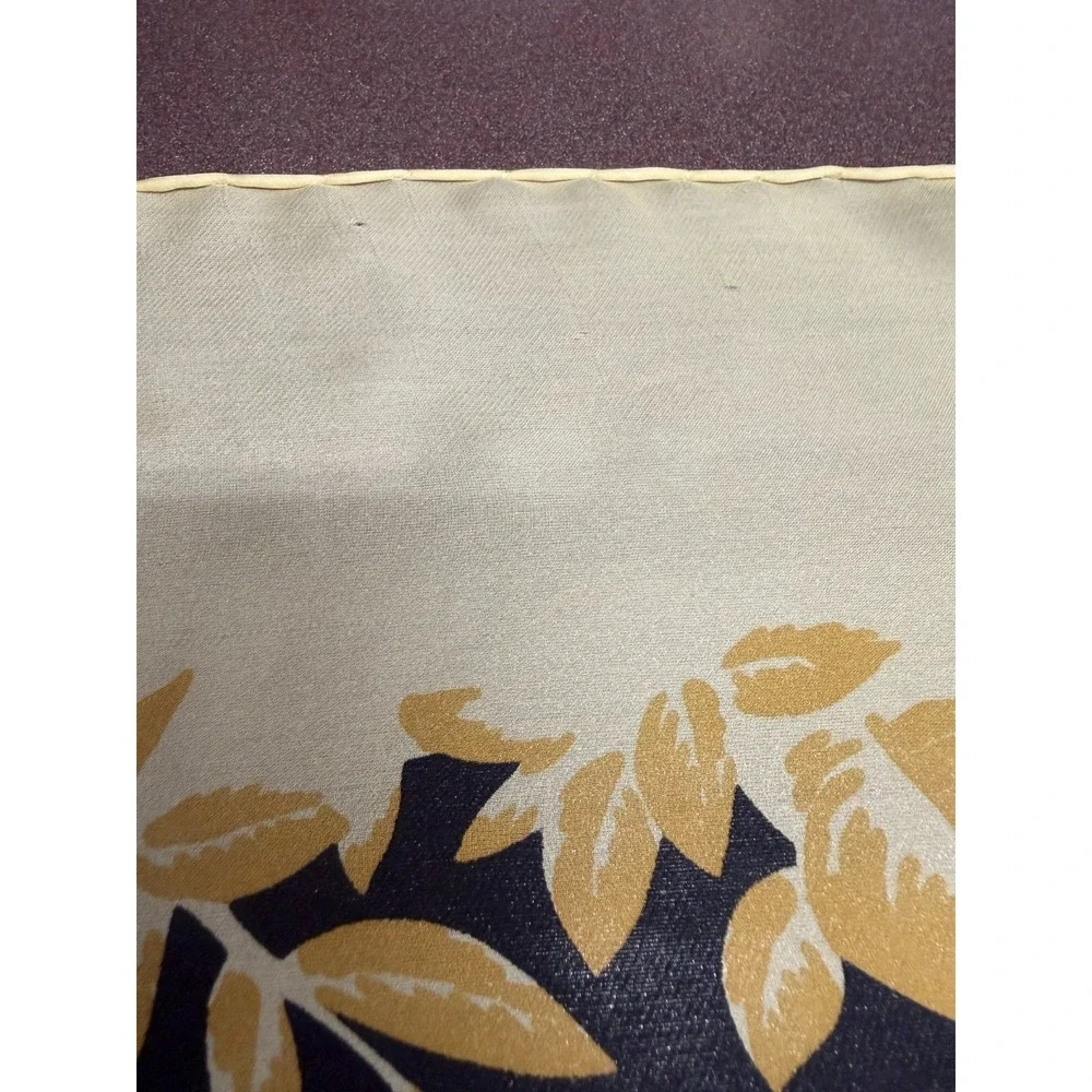 Salvatore Ferragamo 100% Silk Scarf  3 Giraffe 4 Zebra 1 Cheetah JUMBO 52